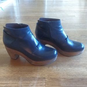 Coclico Tallis Teak Booties